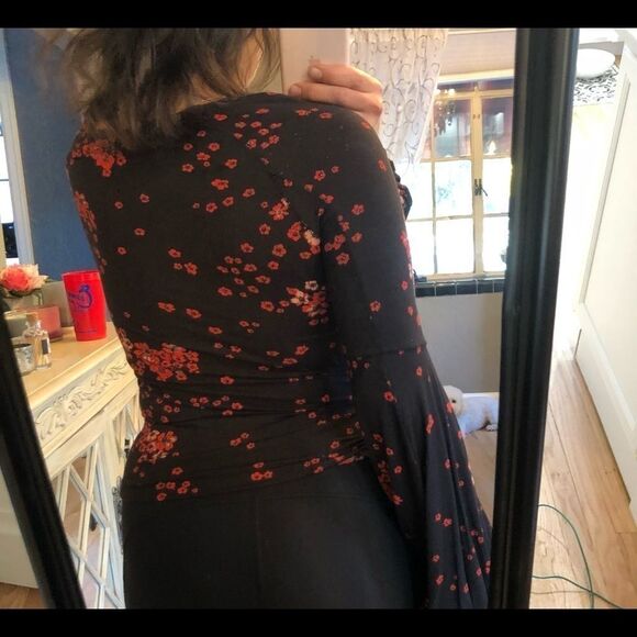 Free People Flowy Bishop Sleeve Black Flowerly Top Size M - Picture 3 of 6